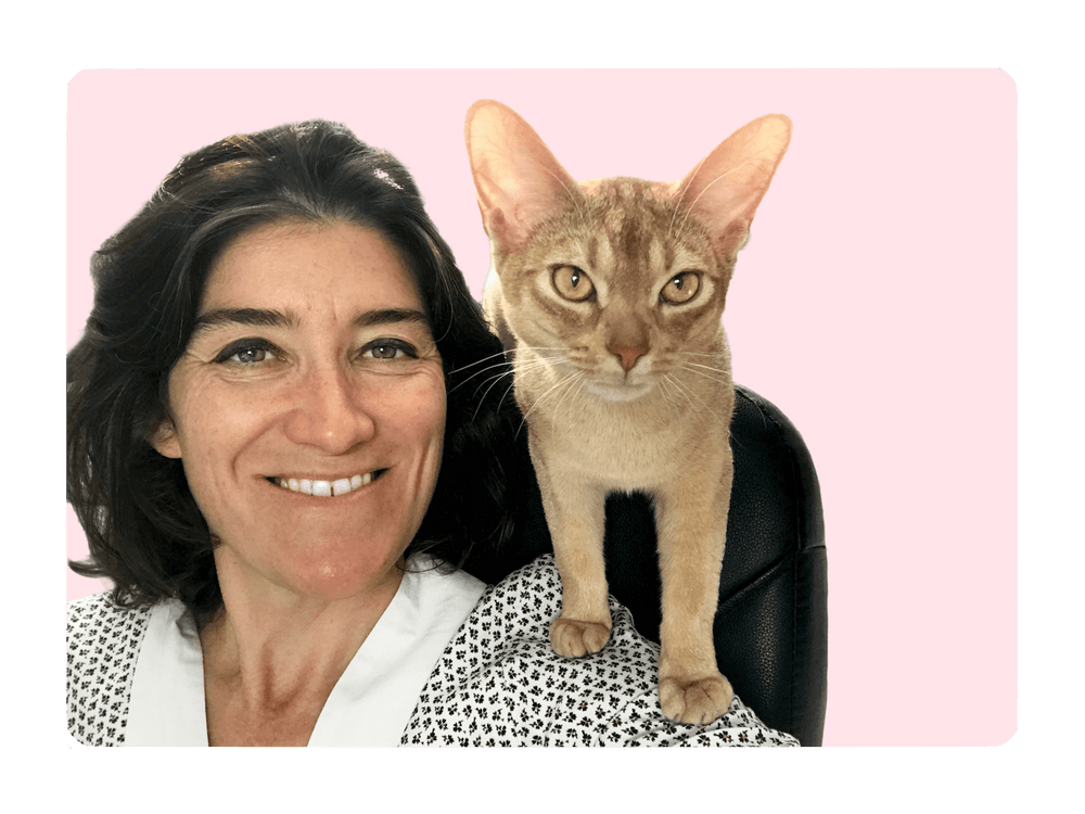 Dr Vétérinaire Géraldine Blanchard, experte en nutrition féline, avec son chat