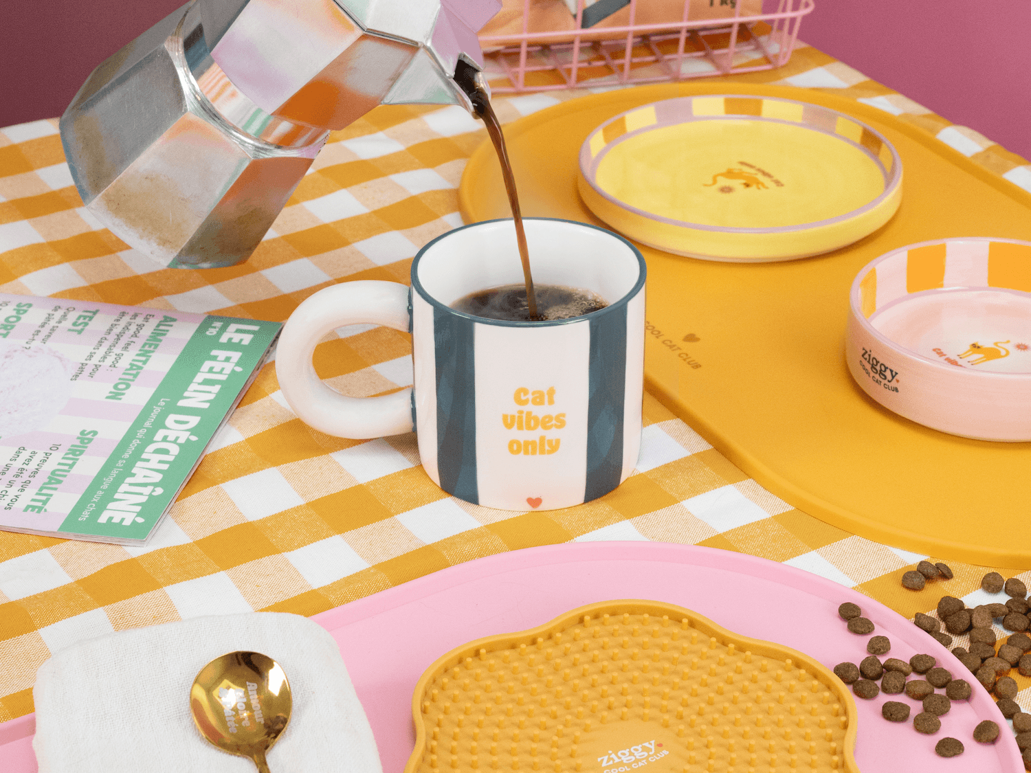 Mug, assiette, bol pour chat Ziggy de la gamme Cat Vibes Only